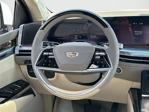 New 2026 Cadillac Escalade ESV Platinum Luxury w/ LPO, Floor Liner Package AWD/4WD image 5