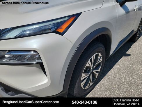 Used 2023 Nissan Rogue SV image 8