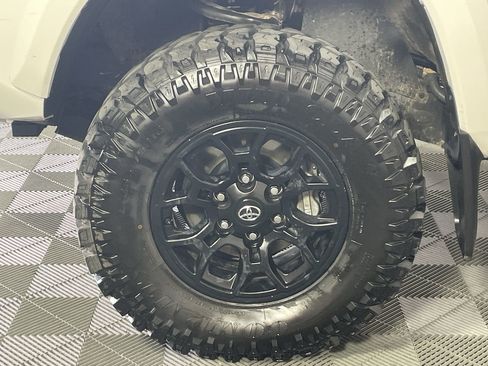 Used 2021 Toyota Tacoma SR5 image 10