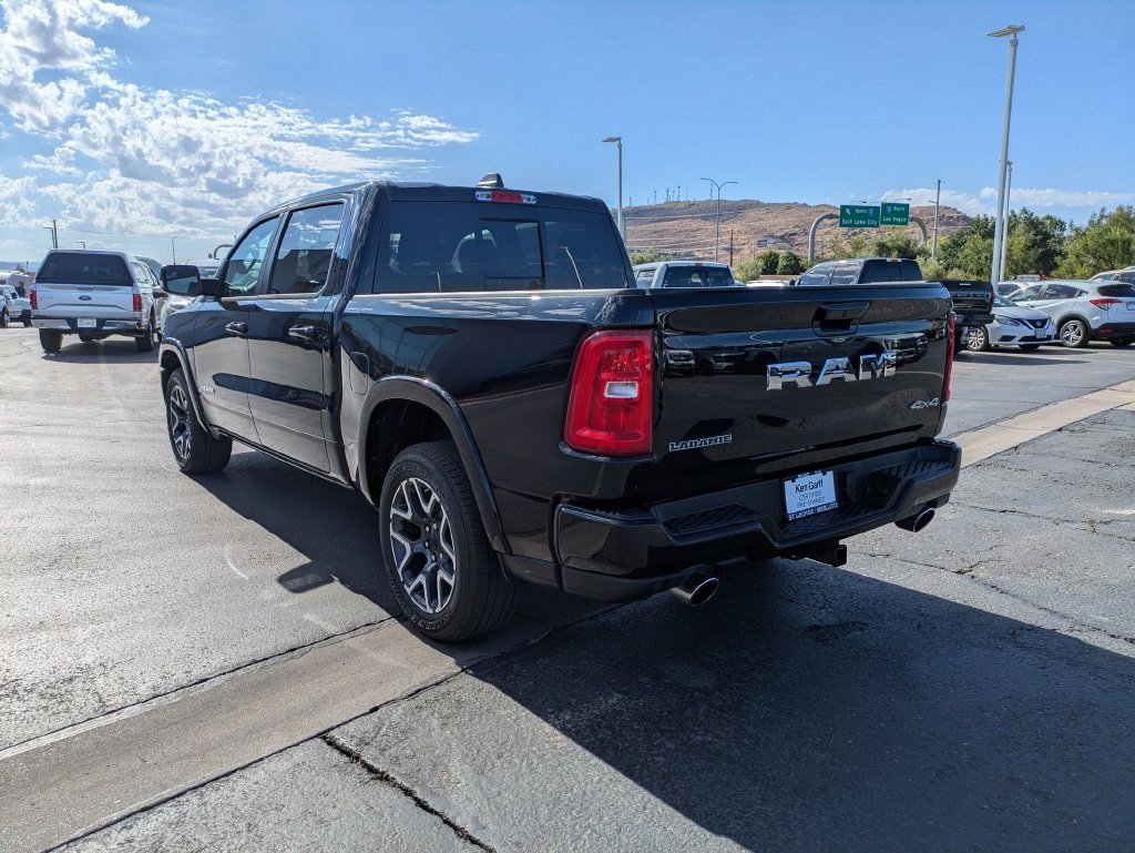 Used 2025 RAM 1500 Laramie w/ Sport Appearance Package AWD/4WD image 5