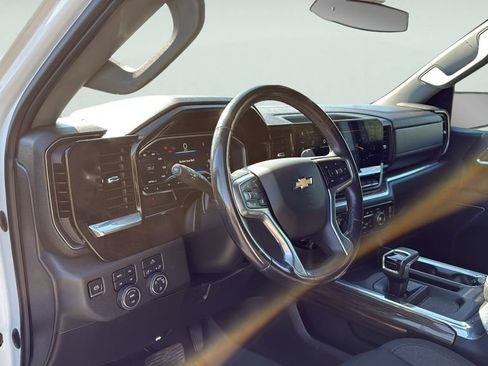 Used 2023 Chevrolet Silverado 1500 LT AWD/4WD image 20
