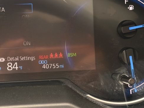 Used 2021 Toyota RAV4 Limited w/ Limited Grade Weather Package AWD/4WD image 22