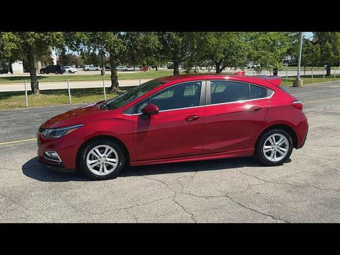 Used 2018 Chevrolet Cruze LT w/ Convenience Package FWD image 33