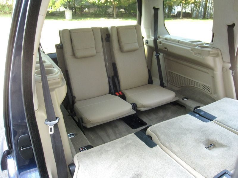 Used 2016 Land Rover LR4 HSE AWD/4WD image 30