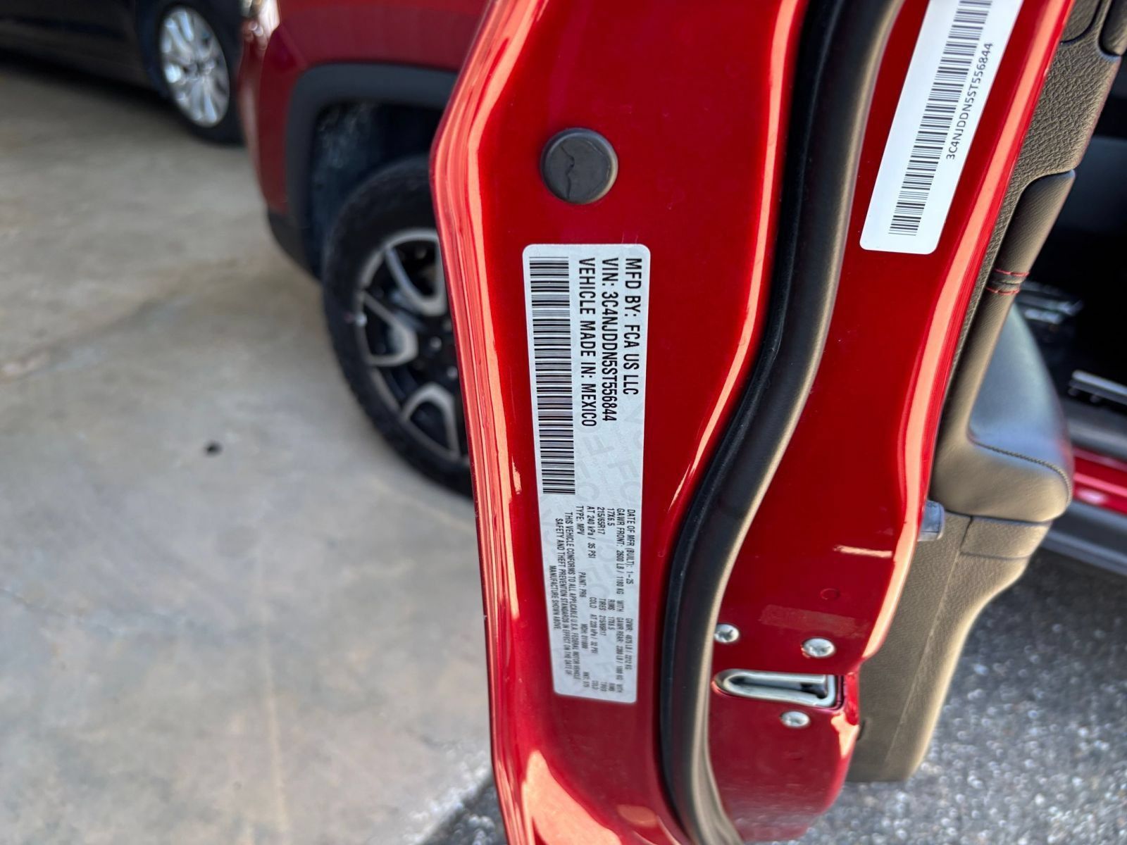 Used 2025 Jeep Compass Trailhawk AWD/4WD image 27