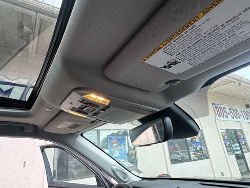 Used 2020 Toyota Highlander Limited FWD image 25