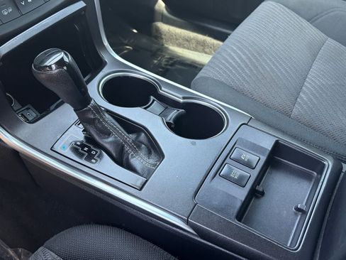 Used 2017 Toyota Camry LE FWD image 28