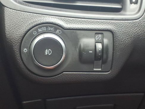 Used 2020 Buick Envision Essence w/ Experience Buick Package FWD image 19