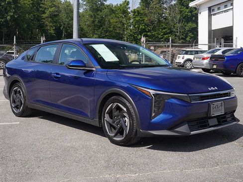 Certified 2025 Kia K4 EX FWD image 2