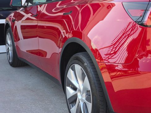 Used 2023 Tesla Model Y Long Range AWD/4WD image 37