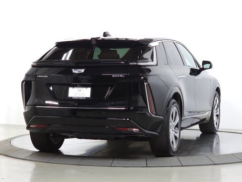 Certified 2024 Cadillac Lyriq Tech AWD/4WD image 10