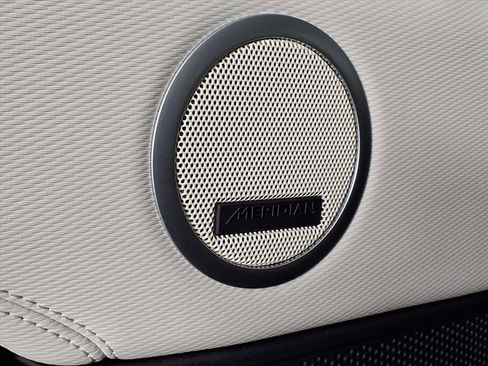 Used 2023 Land Rover Discovery HSE R-Dynamic image 26