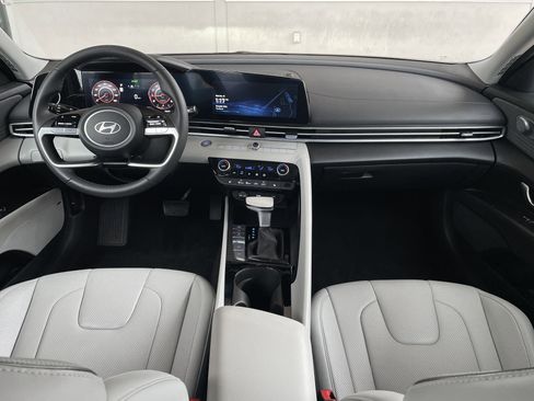 Used 2024 Hyundai Elantra Limited image 4