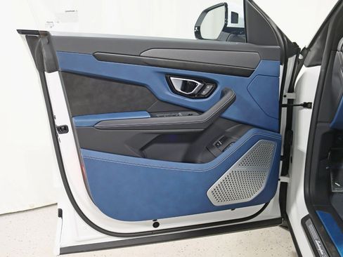 Used 2024 Lamborghini Urus S image 40