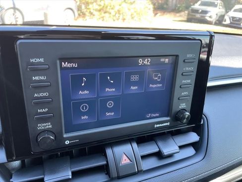 Used 2022 Toyota RAV4 LE image 18