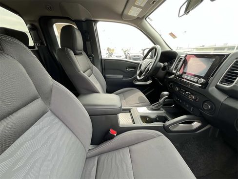 Used 2023 Nissan Frontier SV w/ SV Convenience Package image 14