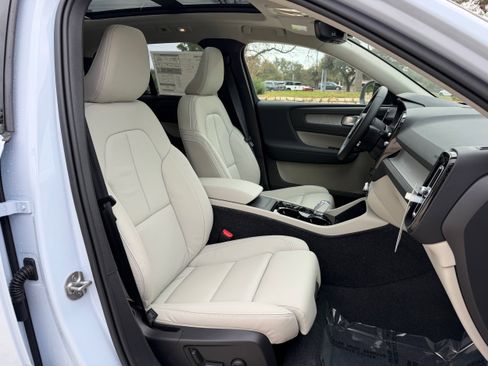 New 2026 Volvo XC40 B5 Plus w/ Protection Package Premier image 8