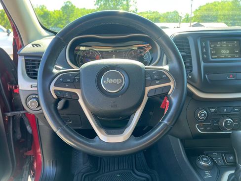 Used 2016 Jeep Cherokee Latitude AWD/4WD image 19