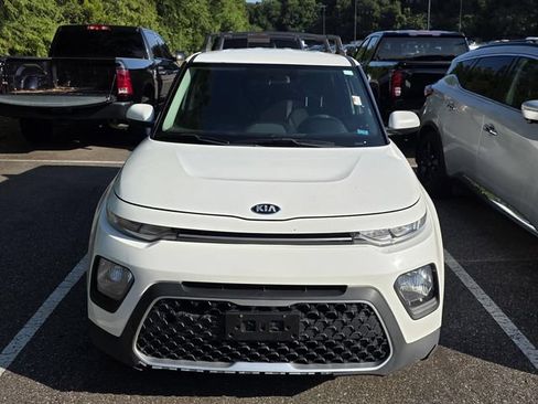 Used 2021 Kia Soul LX FWD image 2