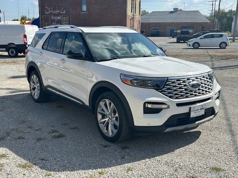 Used 2022 Ford Explorer Platinum w/ Technology Package image 5