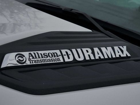 Used 2024 Chevrolet Silverado 2500 LT image 31