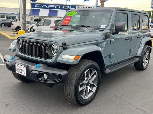 Used 2024 Jeep Wrangler Unlimited w/ Technology Group image 3