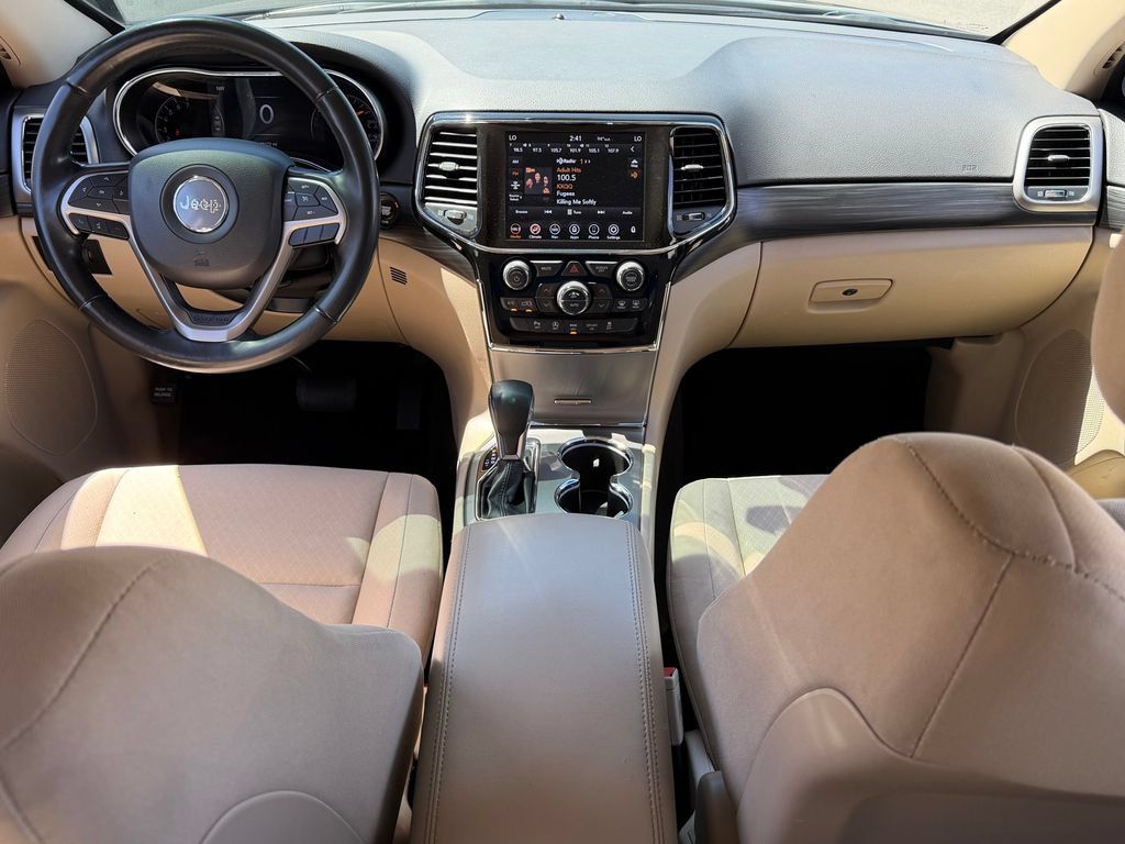 Certified 2022 Jeep Grand Cherokee Laredo E RWD image 21