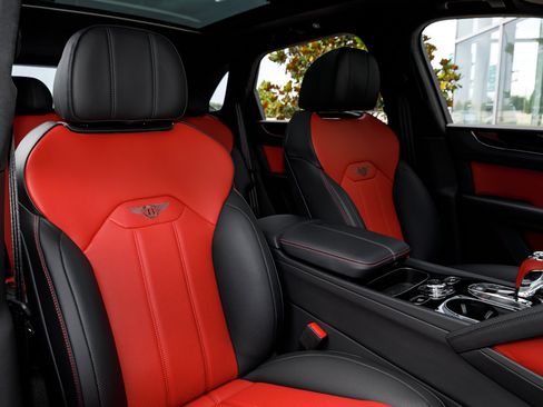 New 2026 Bentley Bentayga AWD/4WD image 40