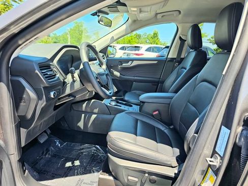 Used 2022 Ford Escape SEL w/ Technology Package AWD/4WD image 23