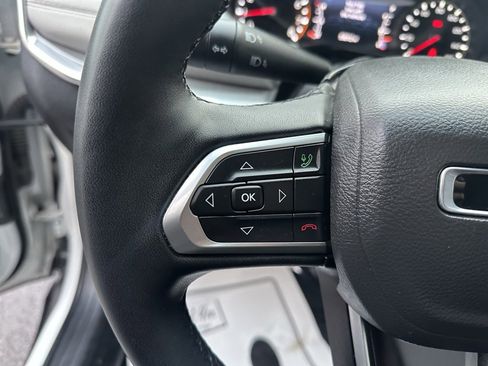 Used 2023 Jeep Compass Limited image 17