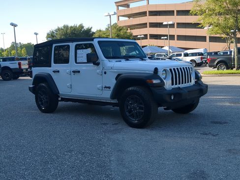 Used 2024 Jeep Wrangler Unlimited Sport AWD/4WD image 35