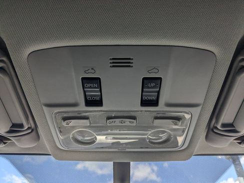 Used 2014 Toyota RAV4 XLE FWD image 9