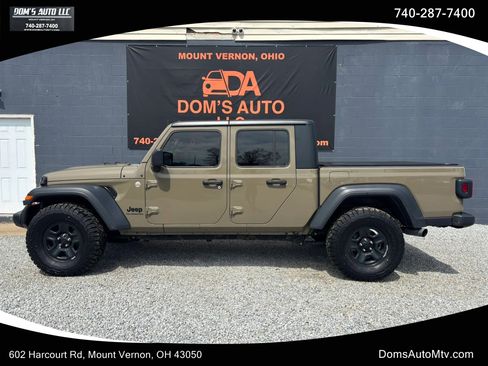 Used 2020 Jeep Gladiator Sport AWD/4WD image 1