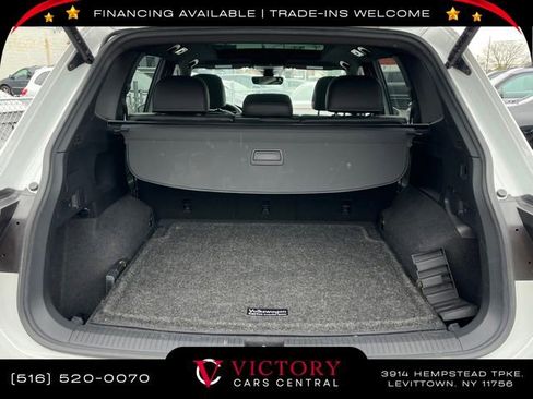Used 2022 Volkswagen Tiguan SEL R-Line image 8