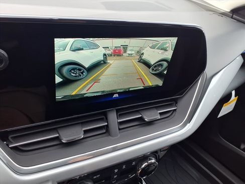 New 2026 Chevrolet Trax LT image 10