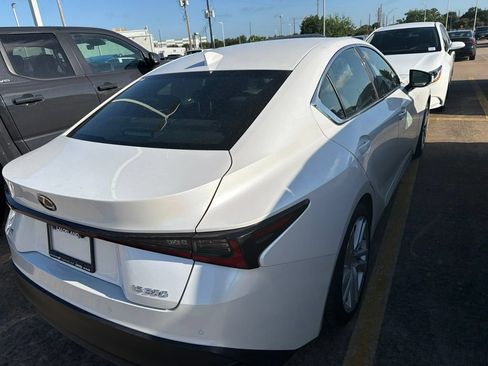 Used 2023 Lexus IS 300 w/ Comfort Package RWD image 5