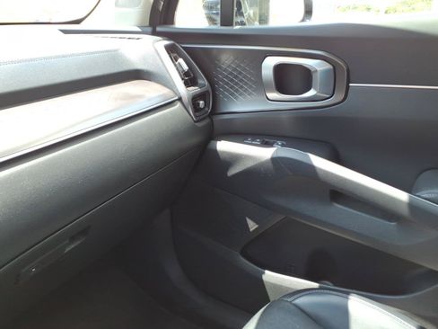 Used 2022 Kia Sorento S AWD/4WD image 30