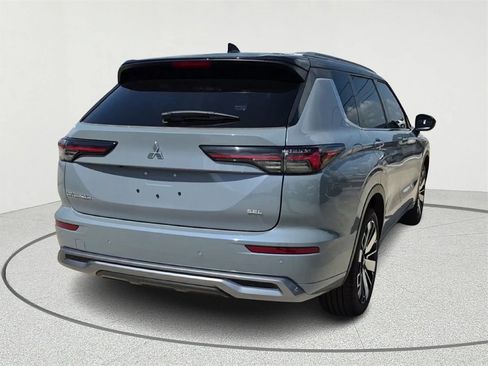 New 2025 Mitsubishi Outlander SEL image 6