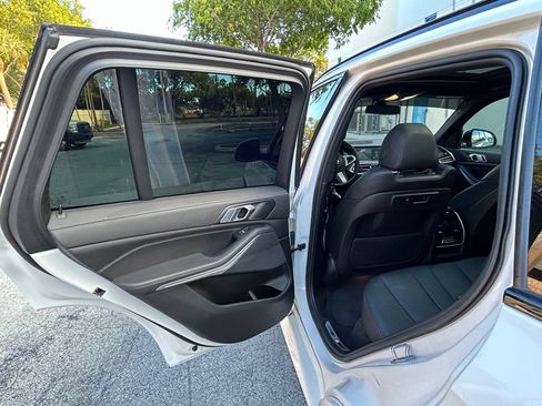 Used 2022 BMW X5 sDrive40i w/ M Sport Package RWD image 46