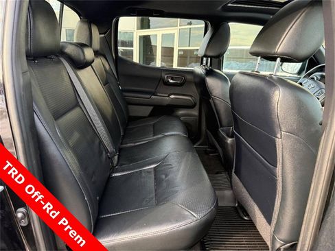 Used 2021 Toyota Tacoma TRD Off-Road image 12