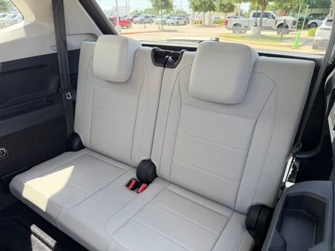 Used 2019 Volkswagen Tiguan S FWD image 23