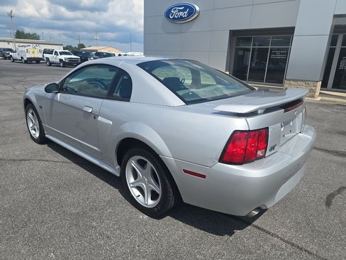 Used 2001 Ford Mustang GT RWD image 8