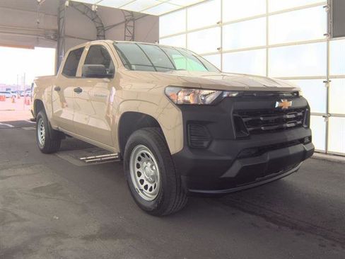 Used 2023 Chevrolet Colorado W/T image 2