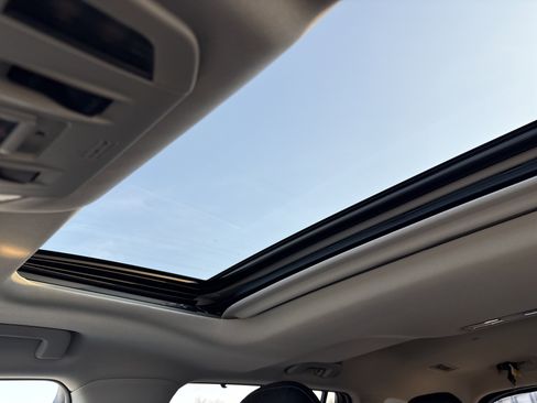 Used 2022 Toyota Highlander XLE image 31