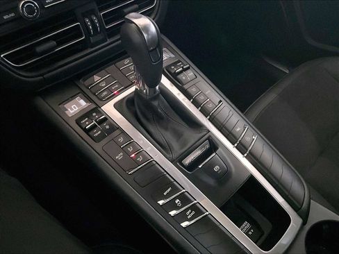 Used 2021 Porsche Macan S image 20