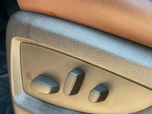 Used 2016 Chevrolet Suburban LTZ image 17