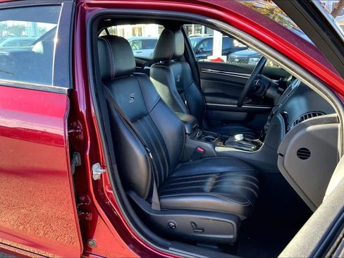 Used 2023 Chrysler 300 S image 8