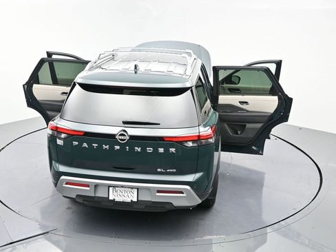 Used 2025 Nissan Pathfinder SL image 26