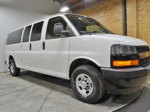 Used 2019 Chevrolet Express 3500 LS image 5