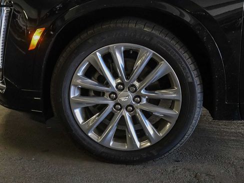 Used 2023 Cadillac XT6 Premium Luxury FWD image 9